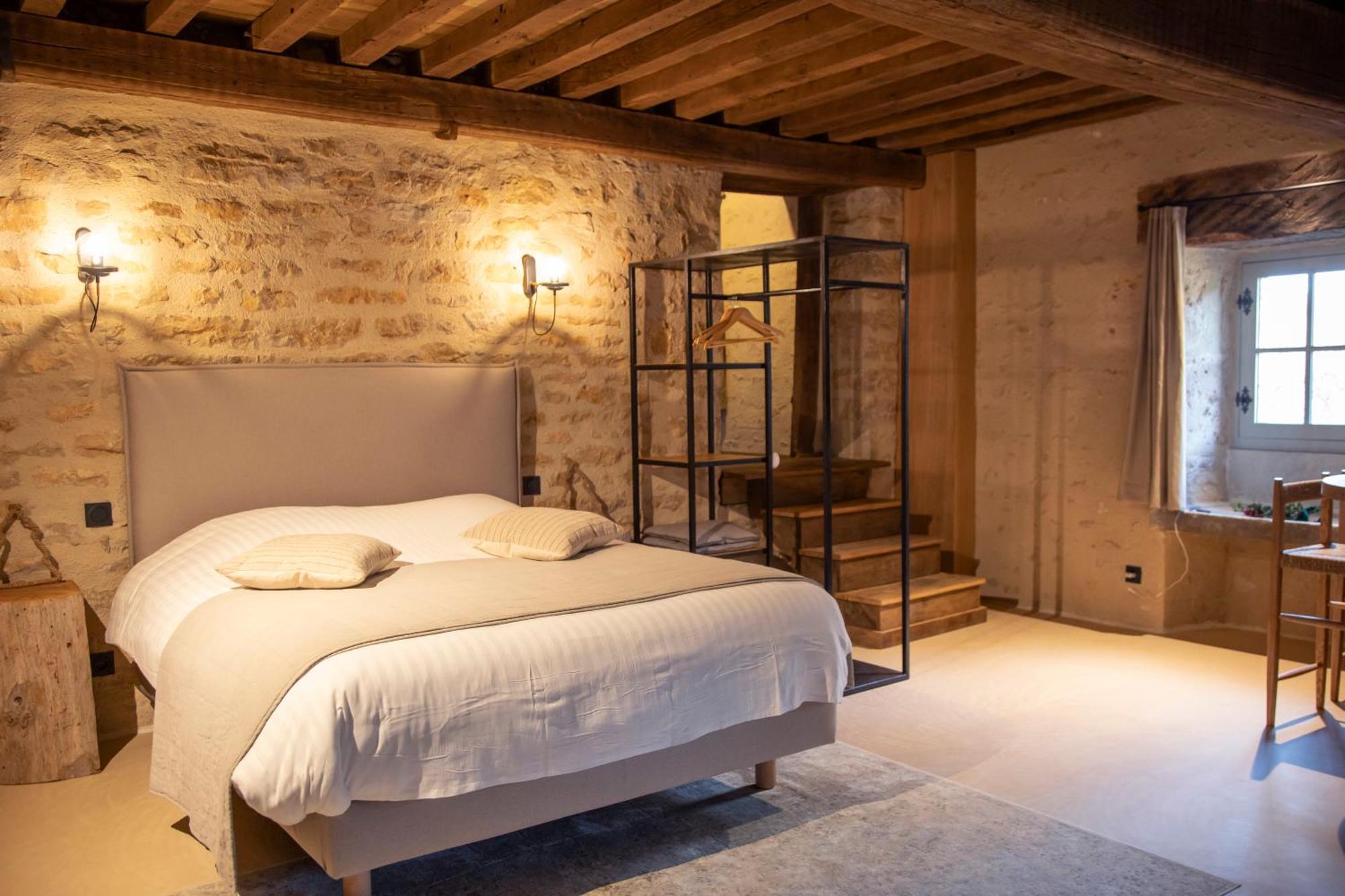 Chateauneuf Suites Экстерьер фото