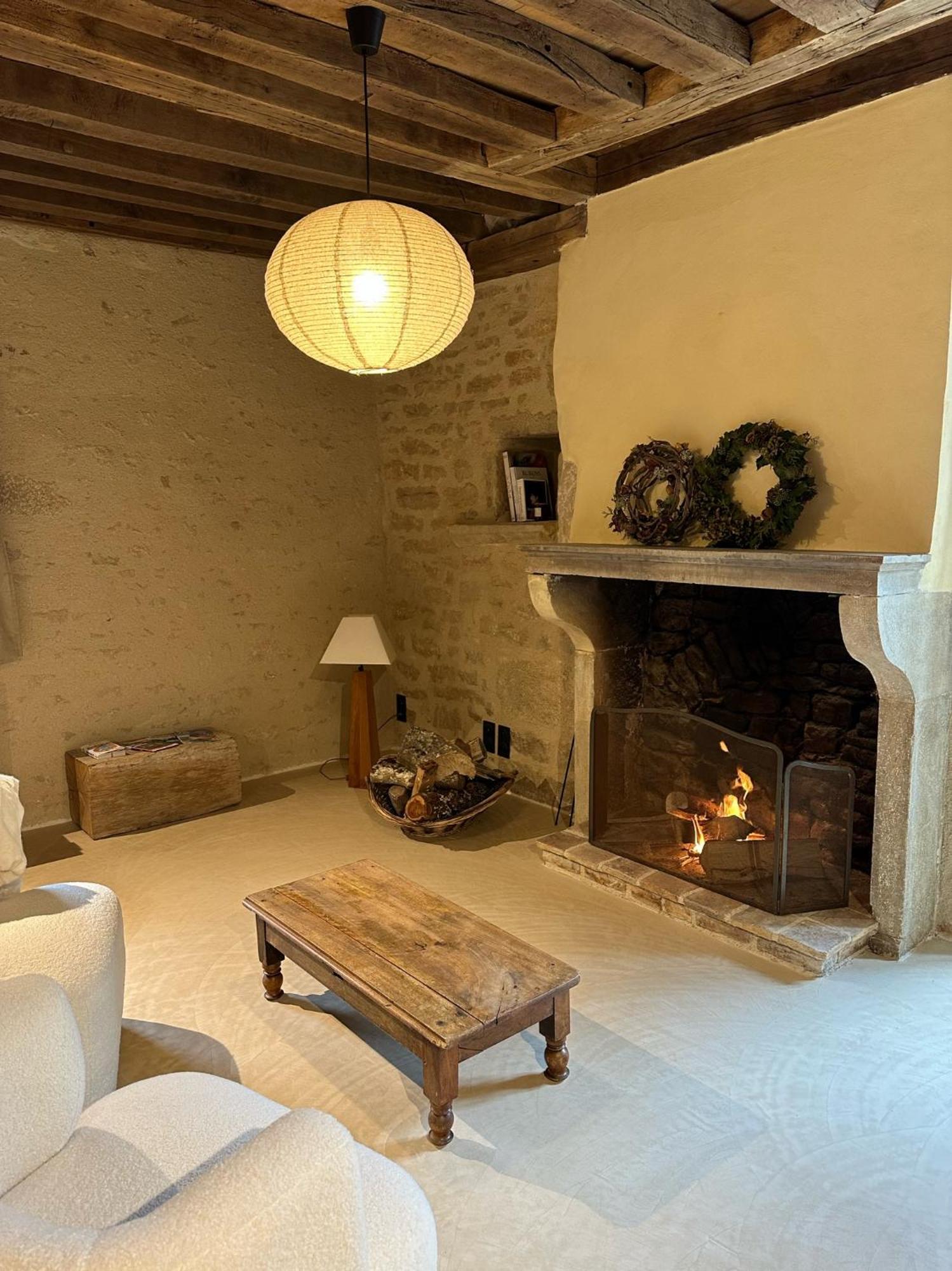 Chateauneuf Suites Экстерьер фото