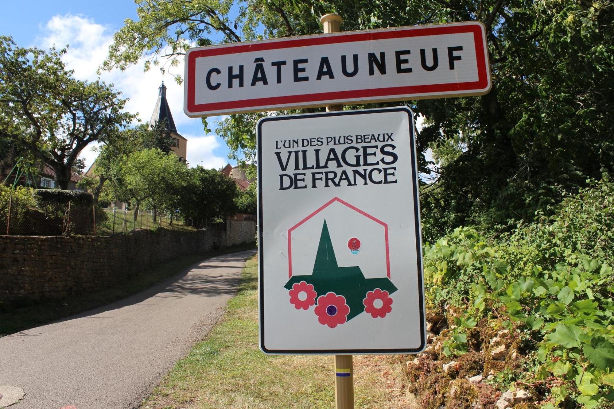Chateauneuf Suites Экстерьер фото
