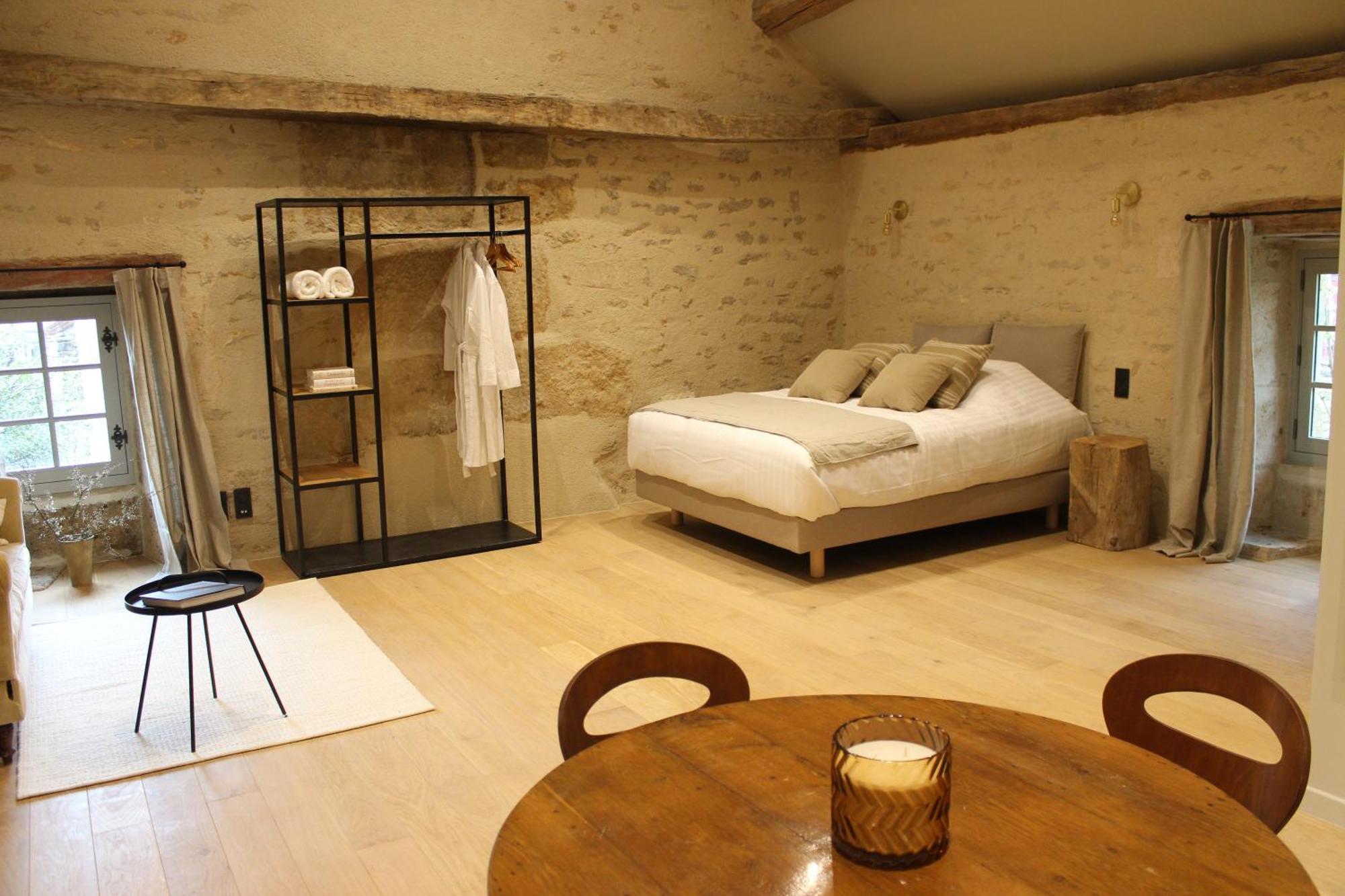Chateauneuf Suites Экстерьер фото